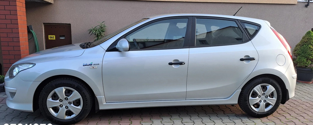 Hyundai I30 cena 19990 przebieg: 175311, rok produkcji 2011 z Chodzież małe 191